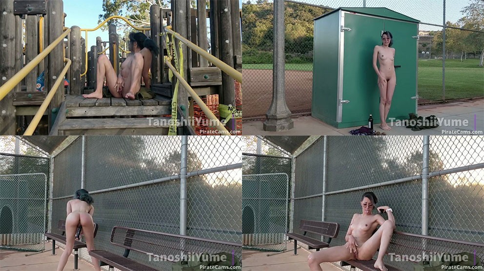 Boba_Bitch – Caught oiled and naked in public park